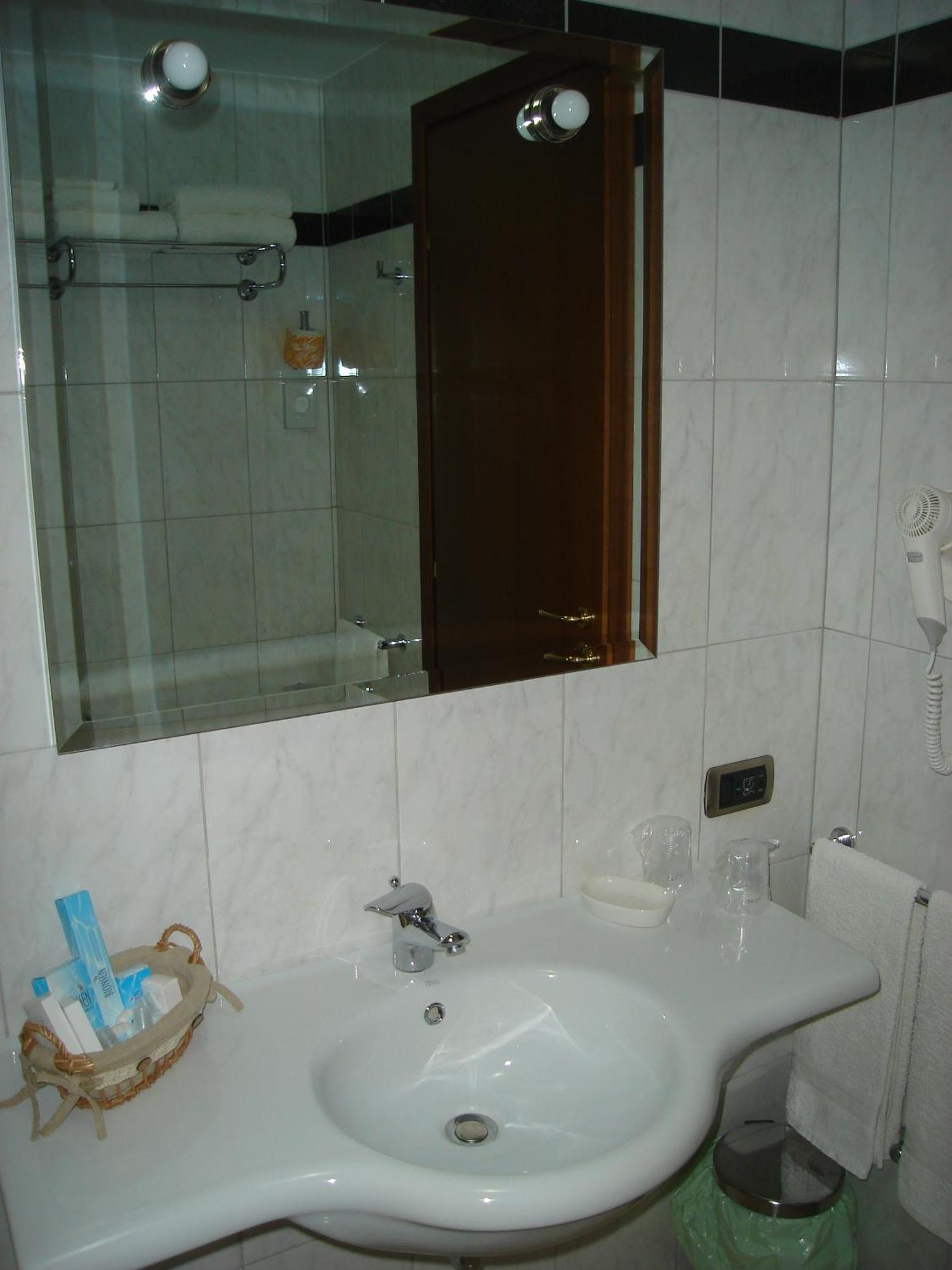 Hotel Le Palme Джоя-Тауро Экстерьер фото