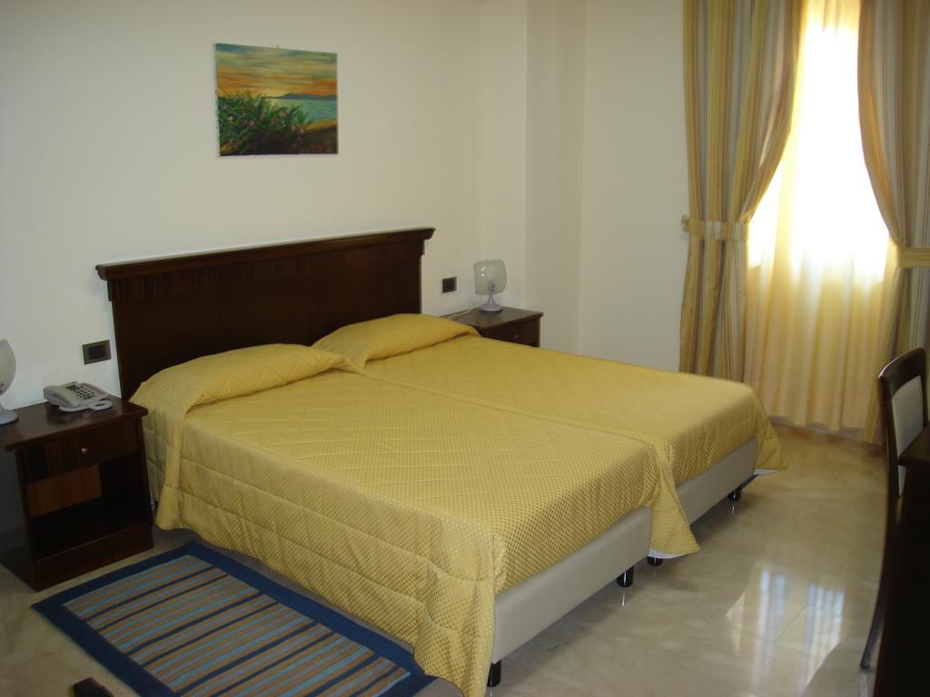 Hotel Le Palme Джоя-Тауро Экстерьер фото