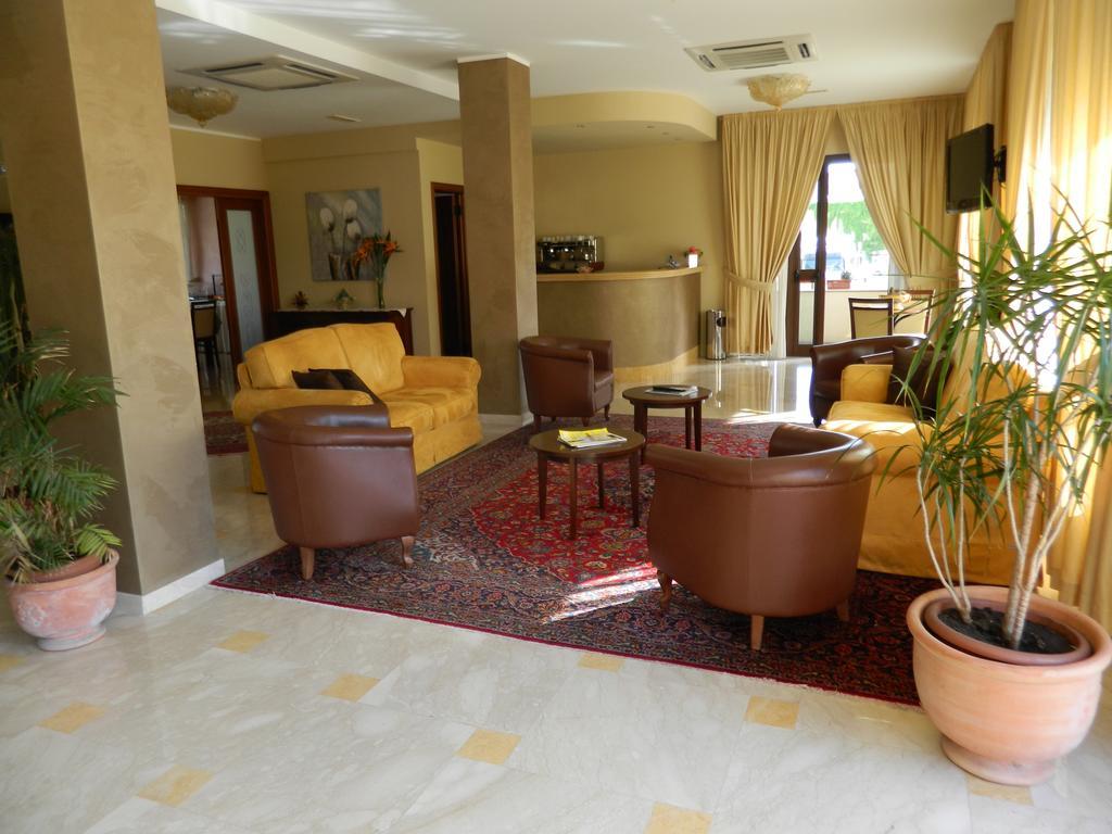 Hotel Le Palme Джоя-Тауро Экстерьер фото