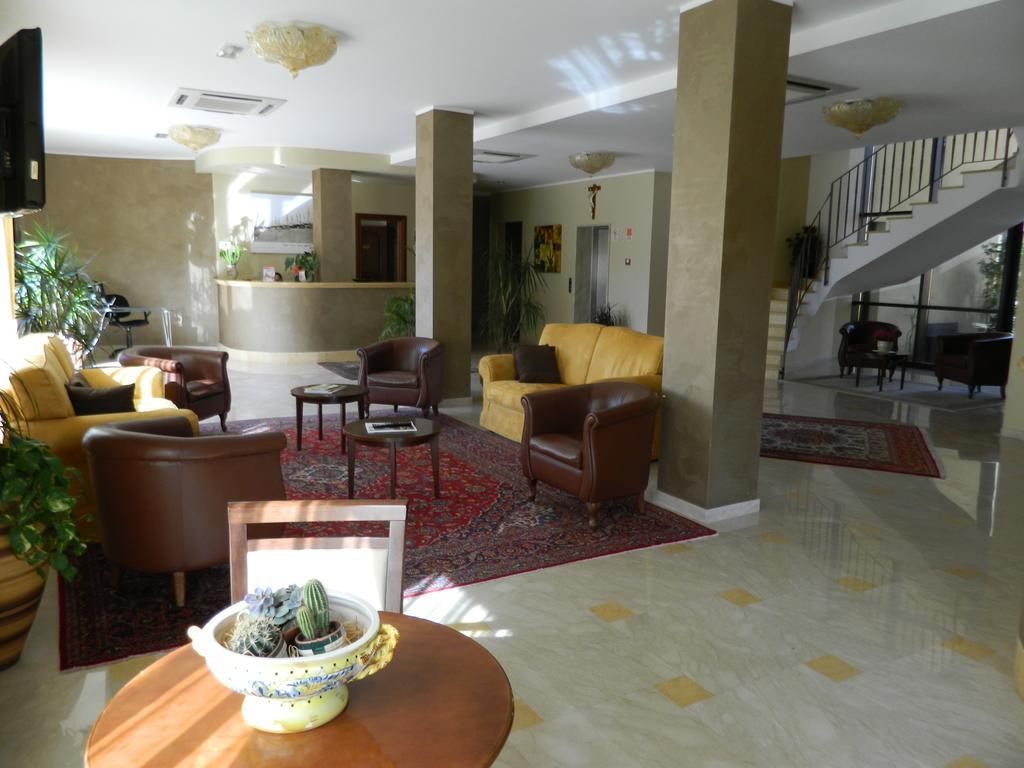 Hotel Le Palme Джоя-Тауро Экстерьер фото
