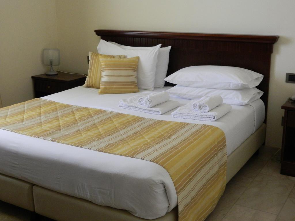 Hotel Le Palme Джоя-Тауро Экстерьер фото