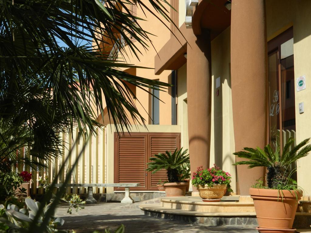 Hotel Le Palme Джоя-Тауро Экстерьер фото