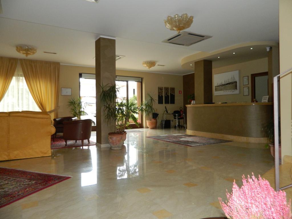 Hotel Le Palme Джоя-Тауро Экстерьер фото