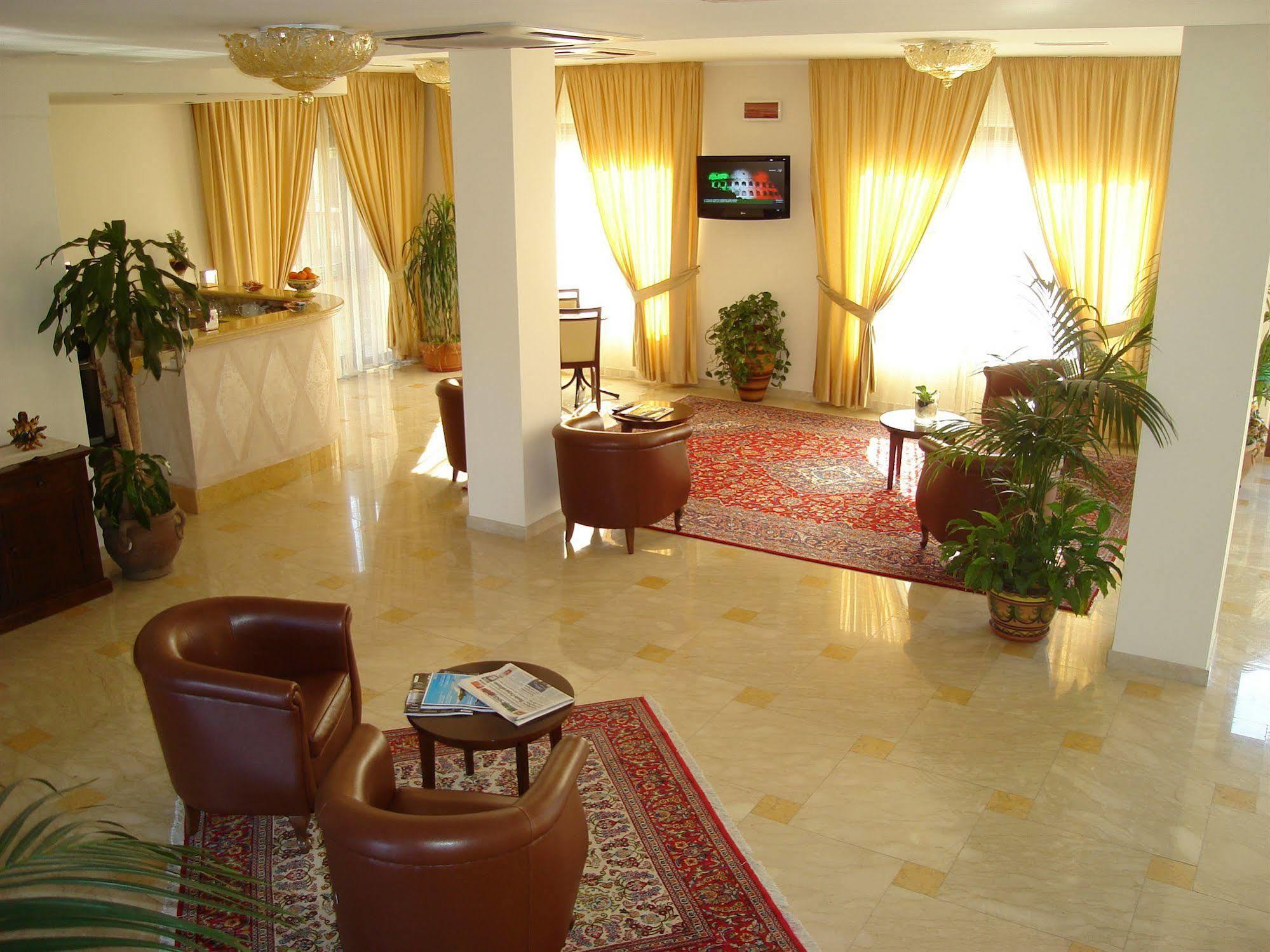 Hotel Le Palme Джоя-Тауро Экстерьер фото