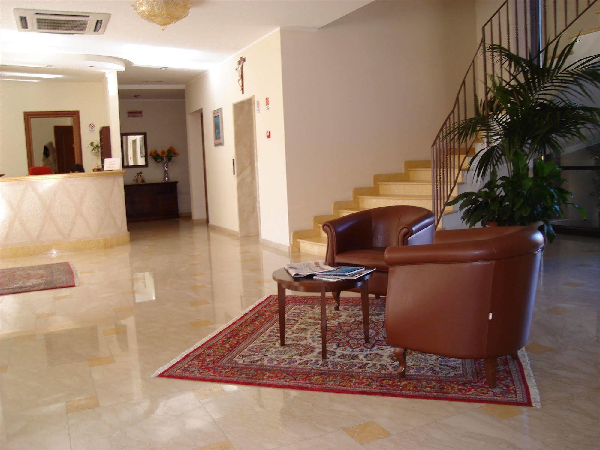 Hotel Le Palme Джоя-Тауро Экстерьер фото